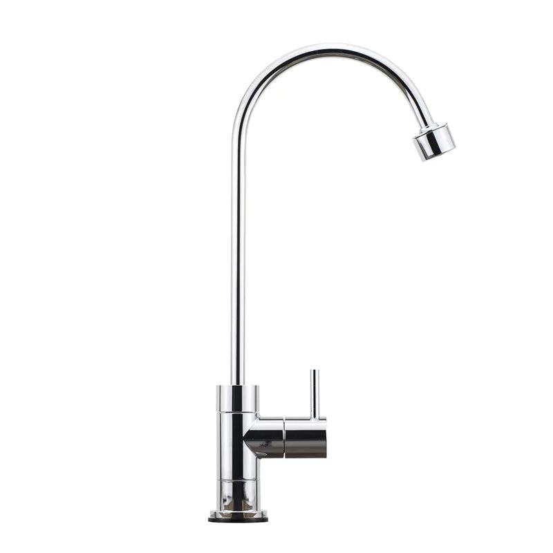 Alvito Wasserhahn Novara mit elegantem Design, perfekte Ergänzung für Ihre Filteranlage.