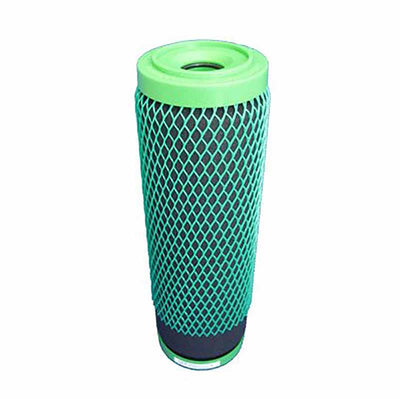 Carbonit GFP Premium U9 Filterpatrone, stehend mit grünem Gewebe und grünen Endkappen.