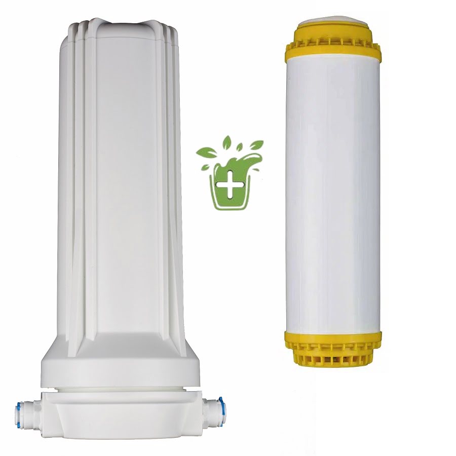 PI® Antikalk Vorfilter: Ein weißer, zylindrischer Wasserfilter mit mehreren vertikalen Rillen + zusätzlicher Filter.